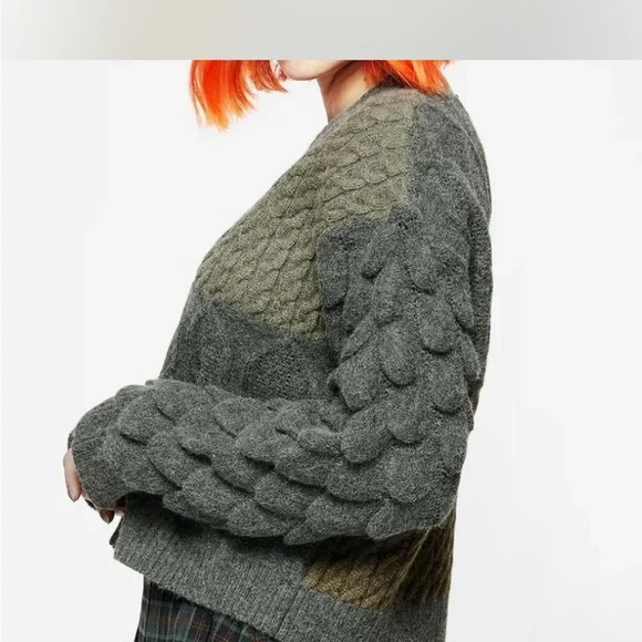 Brazen Spliced Green Scale Cardigan - Size Medium - Disturbia NWOT - Picture 5 of 5